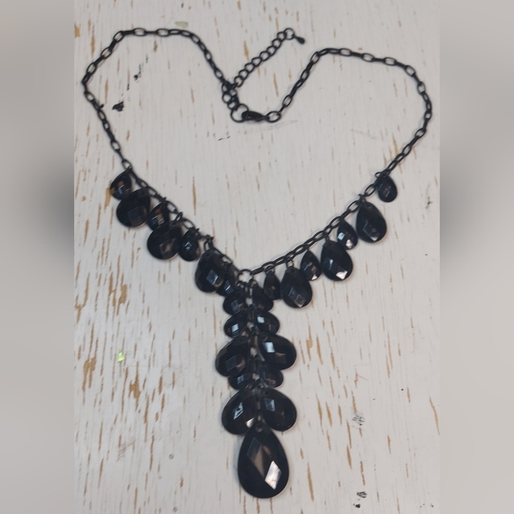 Black Glass Beaded Y Necklace Black Chain and Hanging Tear Drops Jewelry Preppy - Picture 6 of 7